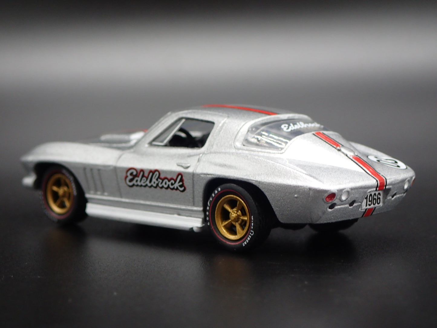 1966 66 CHEVY CHEVROLET CORVETTE 427 EDELBROCK RARE 1:64 SCALE DIECAST MODEL CAR