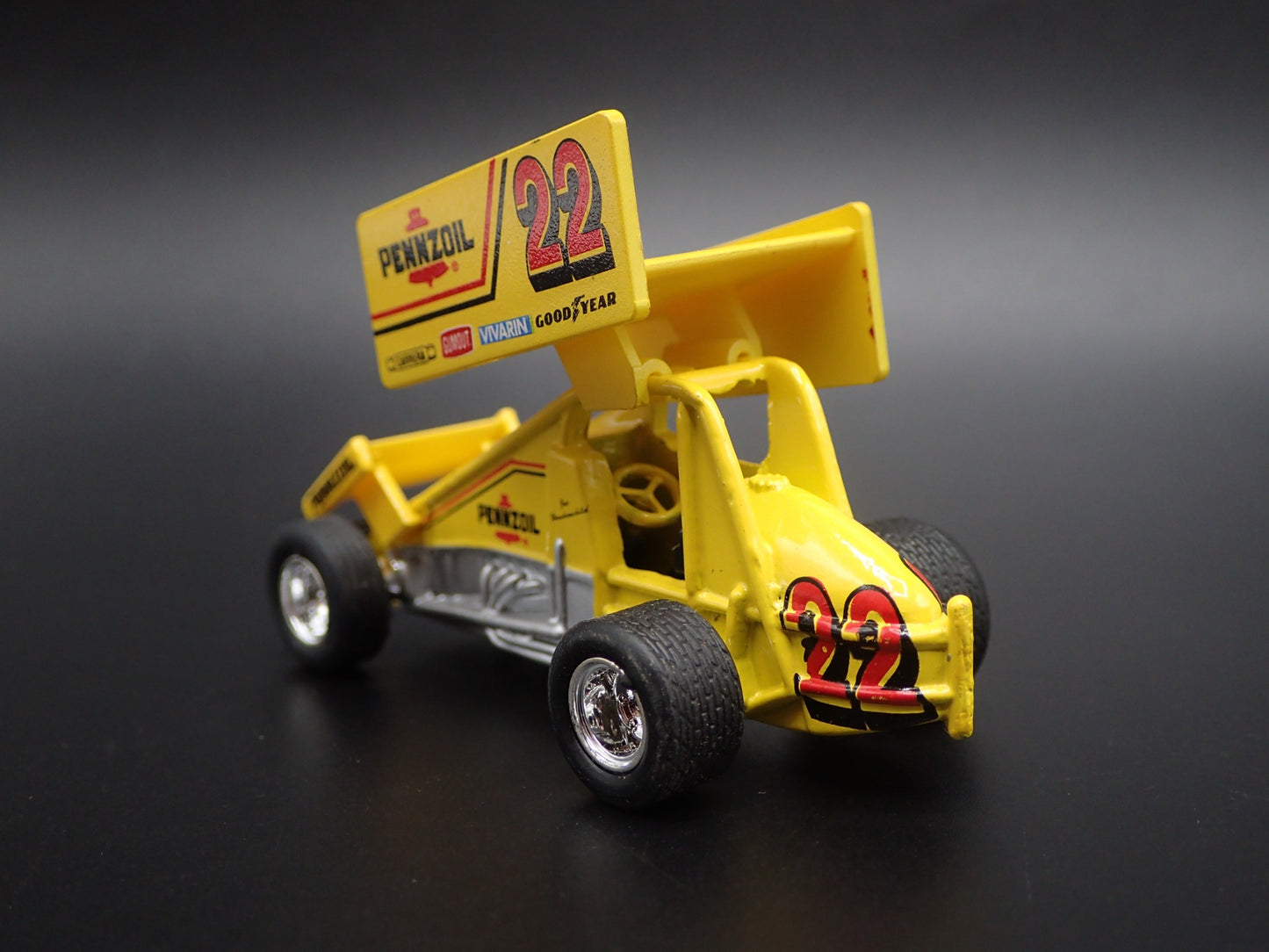 SPRINT CAR #22 JAC HAUDENSCHILD PENNZOIL 1:64 SCALE DIORAMA DIECAST MODEL CAR