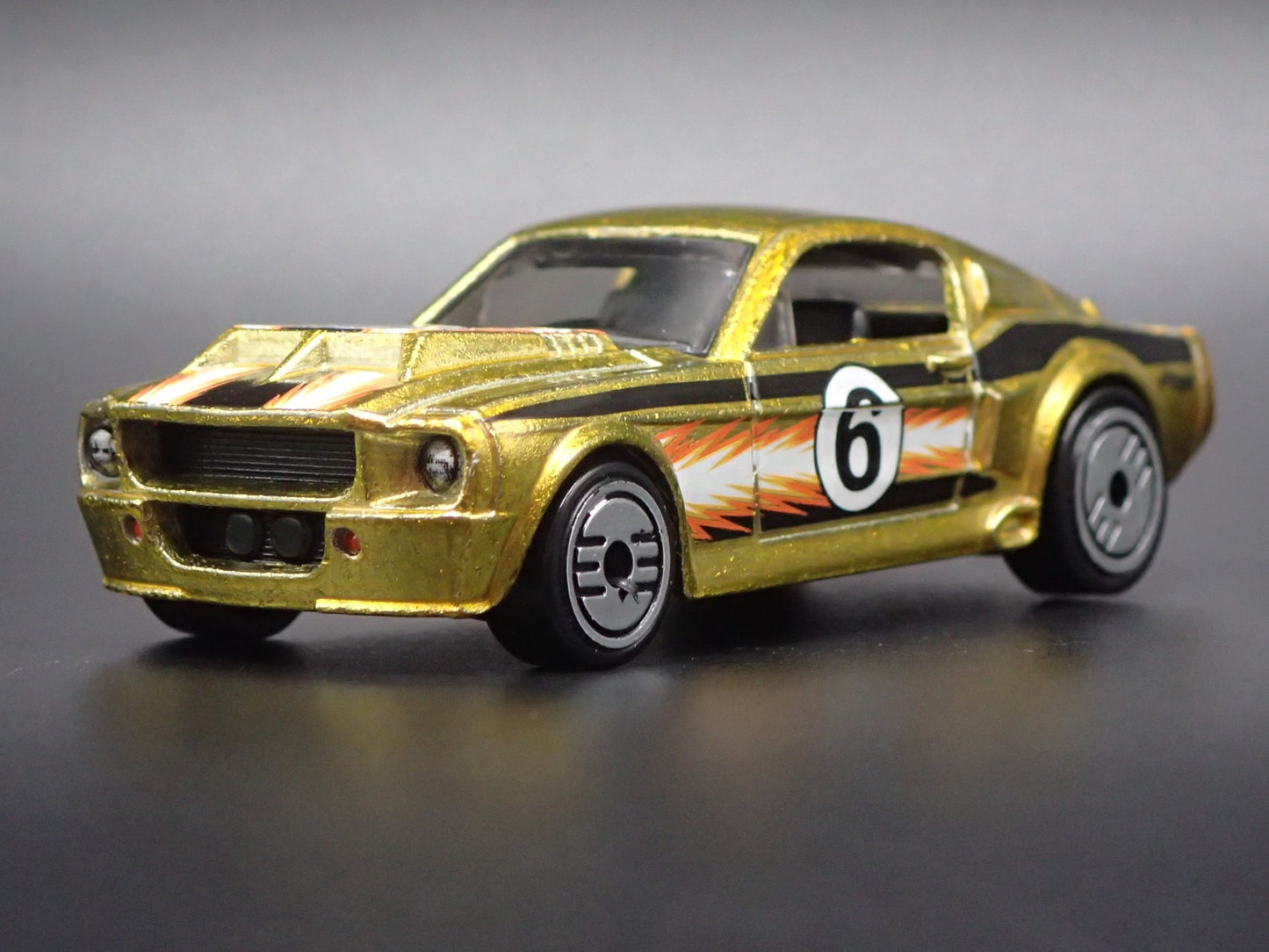 1967 67 FORD MUSTANG SHELBY GT500 FASTBACK GOLD 1:64 SCALE DIECAST MODEL CAR