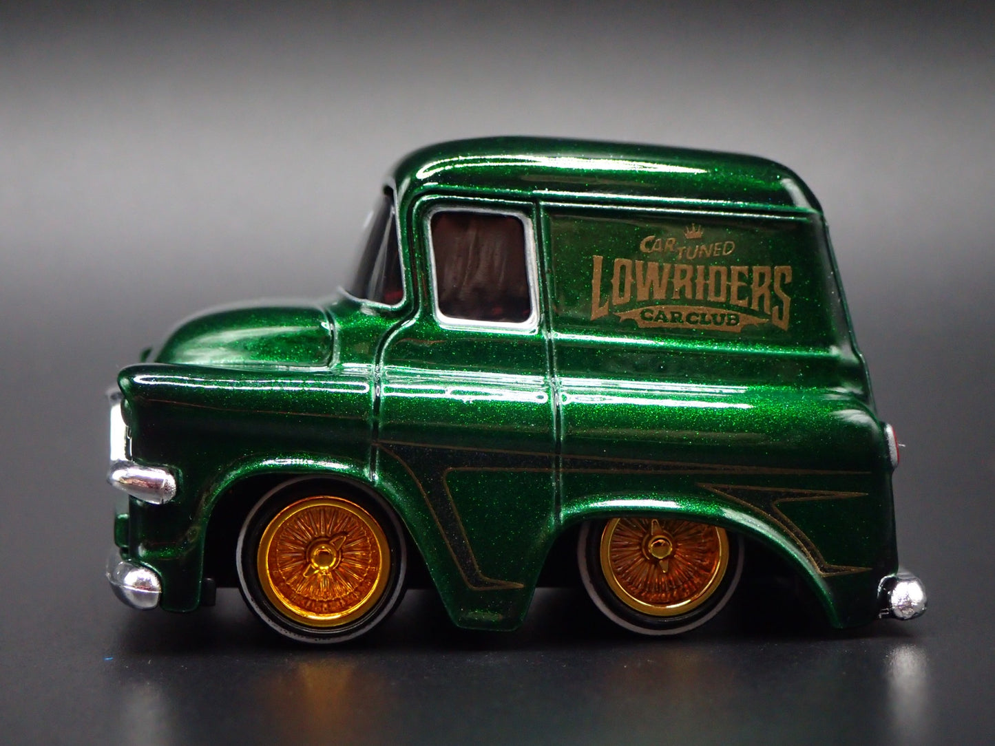 1957 57 GMC PANEL TRUCK CAR TUNED LOWRIDER 1/64 SCALE DIORAMA DIECAST MODEL CAR
