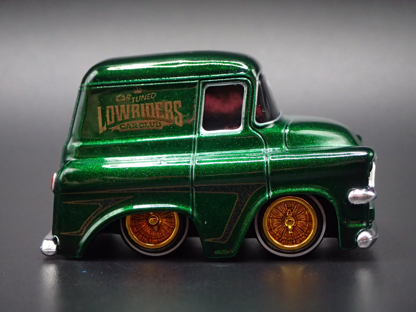 1957 57 GMC PANEL TRUCK CAR TUNED LOWRIDER 1/64 SCALE DIORAMA DIECAST MODEL CAR