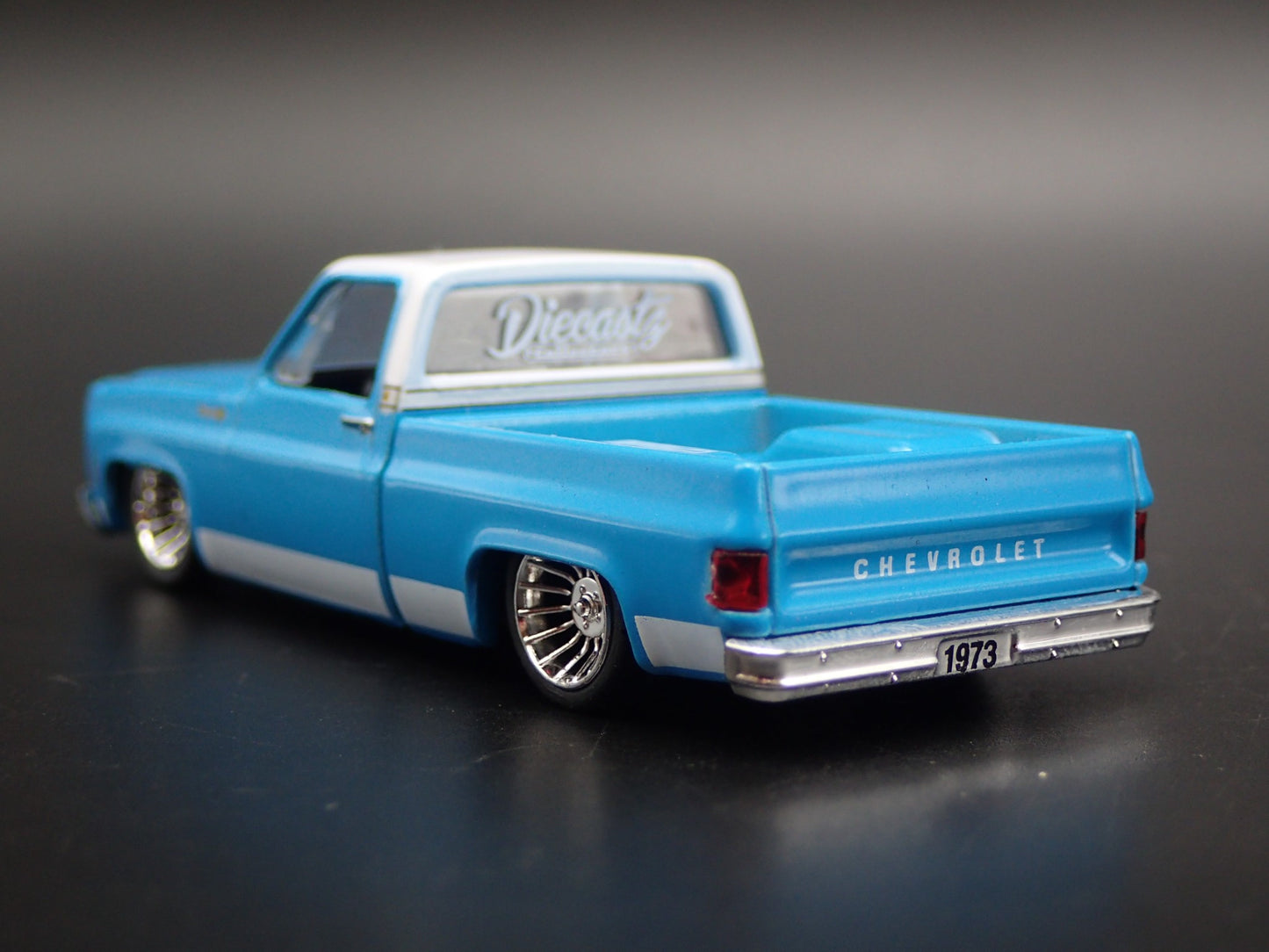 1973 73 CHEVY CHEVROLET CHEYENNE SQUARE BODY TRUCK 1/64 SCALE DIECAST MODEL CAR