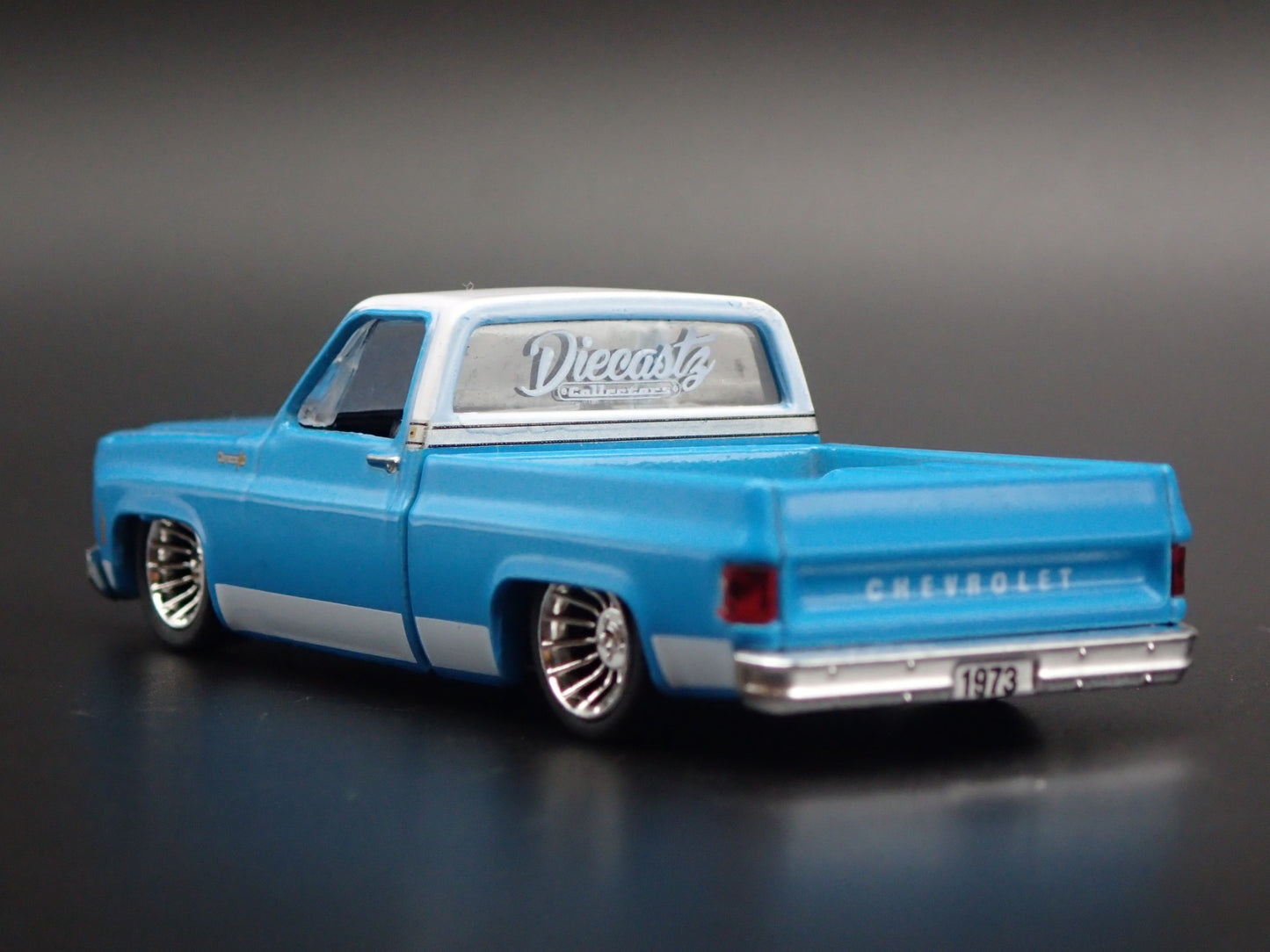 1973 73 CHEVY CHEVROLET CHEYENNE SQUARE BODY TRUCK 1/64 SCALE DIECAST MODEL CAR