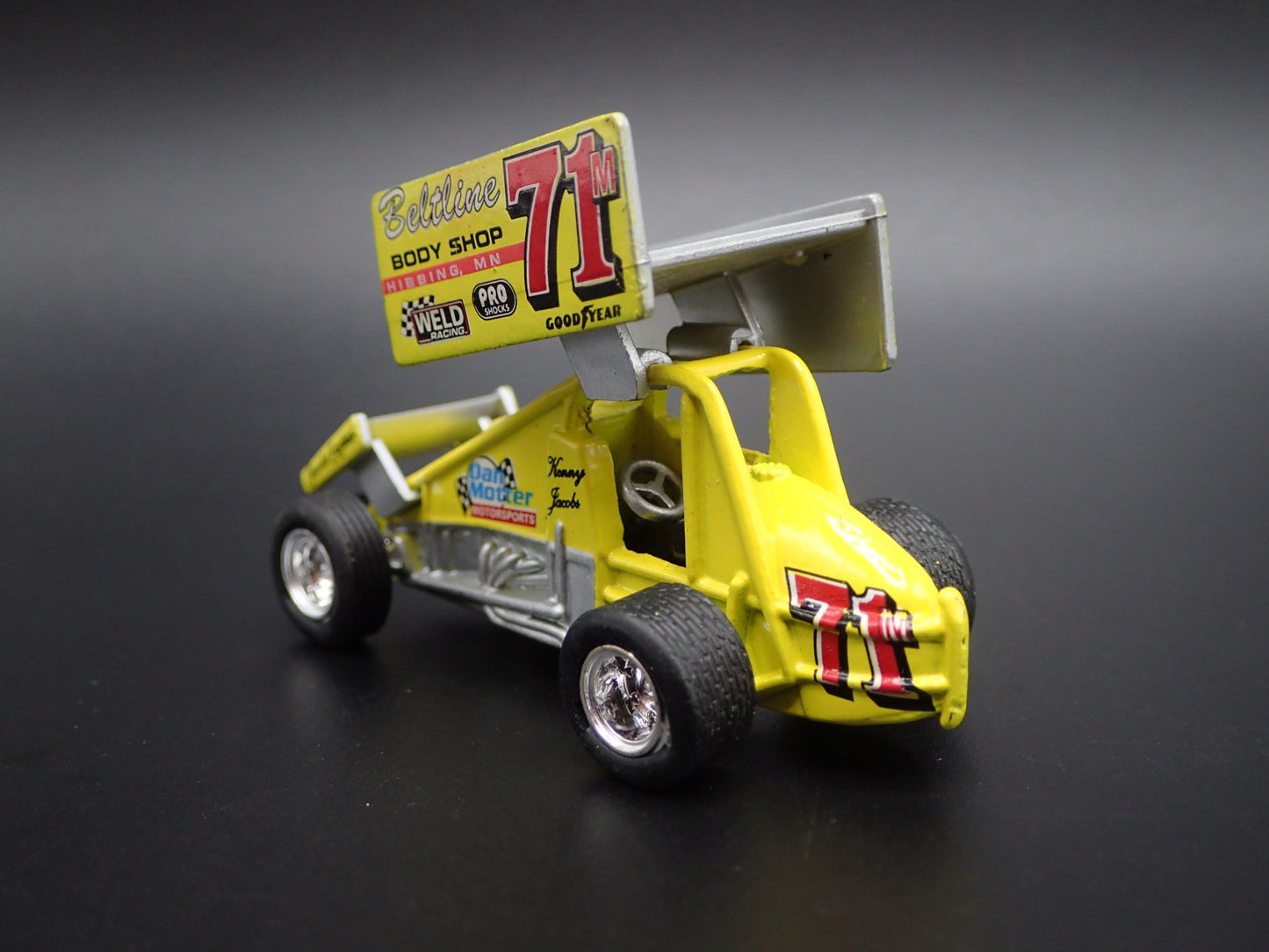 SPRINT CAR #71M KENNY JACOBS BELTLINE BODY 1:64 SCALE DIORAMA DIECAST MODEL CAR