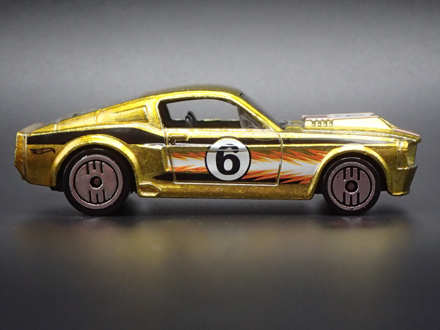 1967 67 FORD MUSTANG SHELBY GT500 FASTBACK GOLD 1:64 SCALE DIECAST MODEL CAR