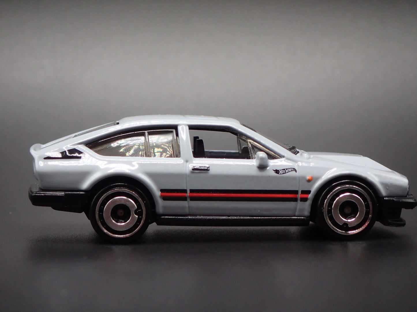 1981-1987 ALFA ROMEO GTV6 3.0 GRAY 1:64 SCALE COLLECTIBLE DIECAST MODEL CAR