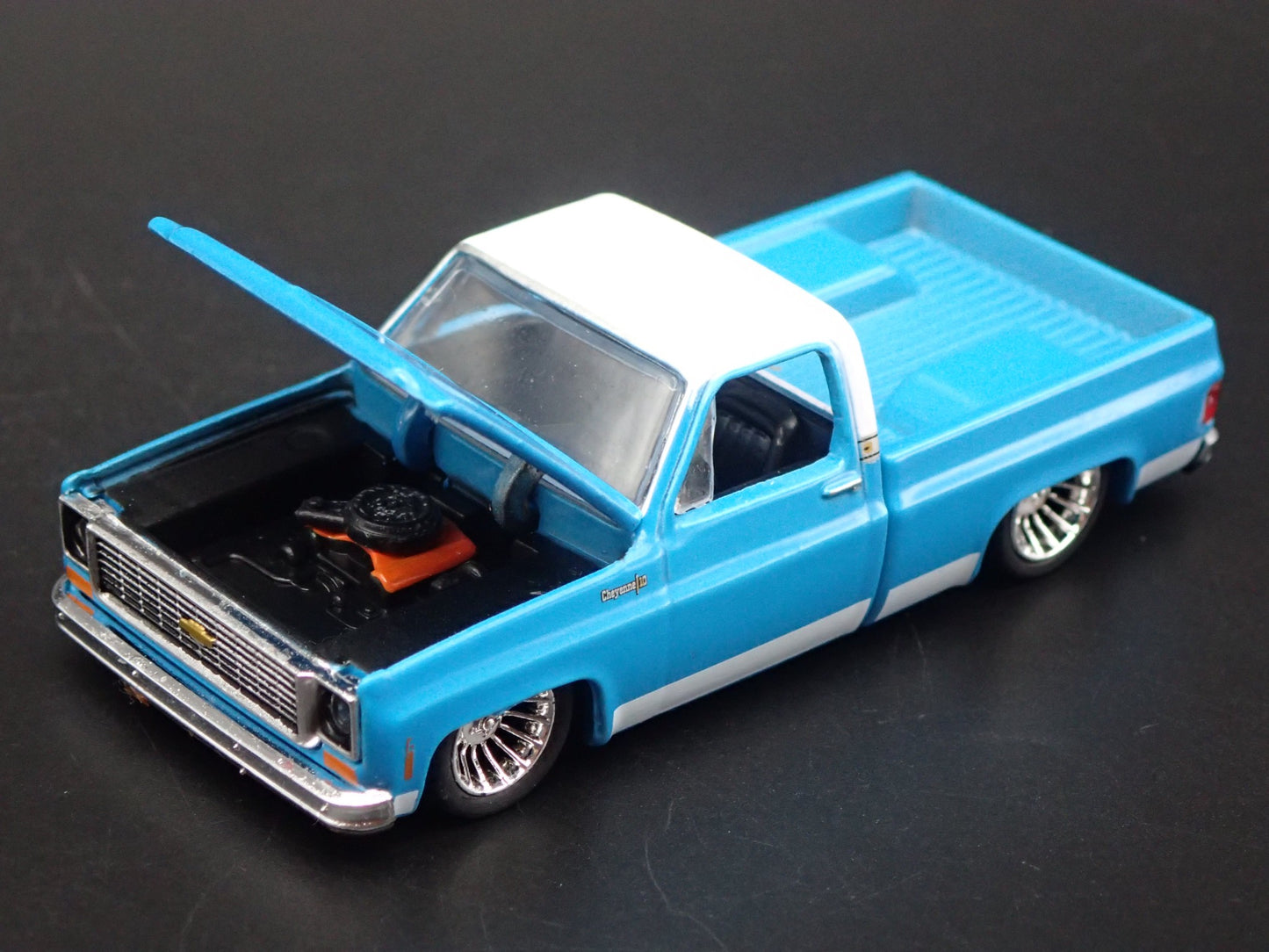 1973 73 CHEVY CHEVROLET CHEYENNE SQUARE BODY TRUCK 1/64 SCALE DIECAST MODEL CAR