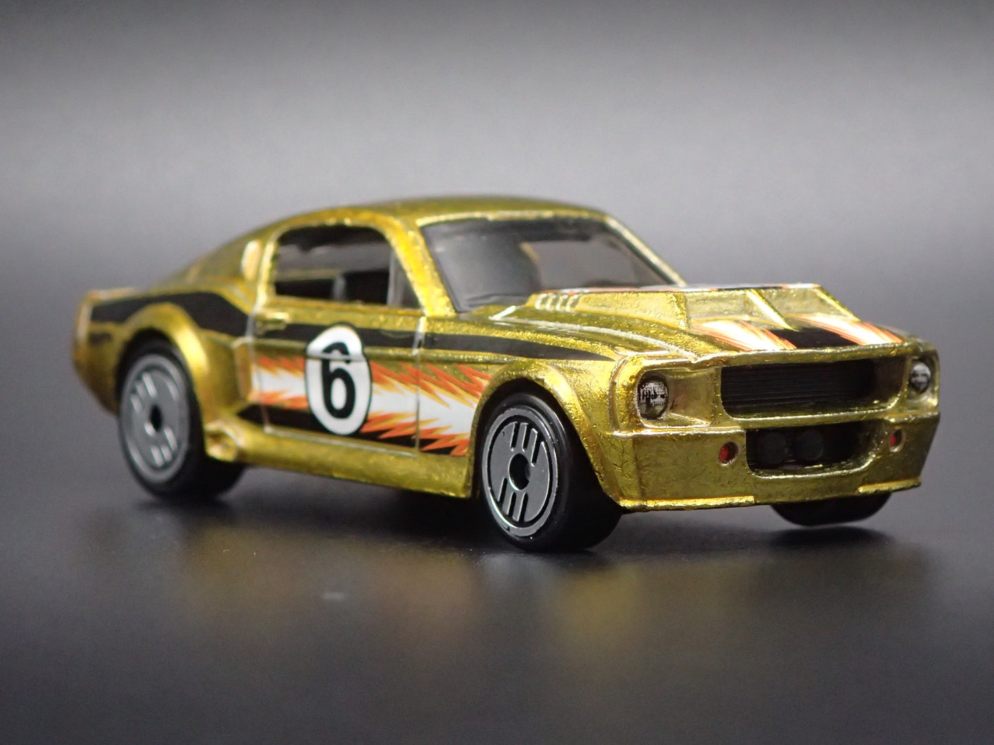 1967 67 FORD MUSTANG SHELBY GT500 FASTBACK GOLD 1:64 SCALE DIECAST MODEL CAR