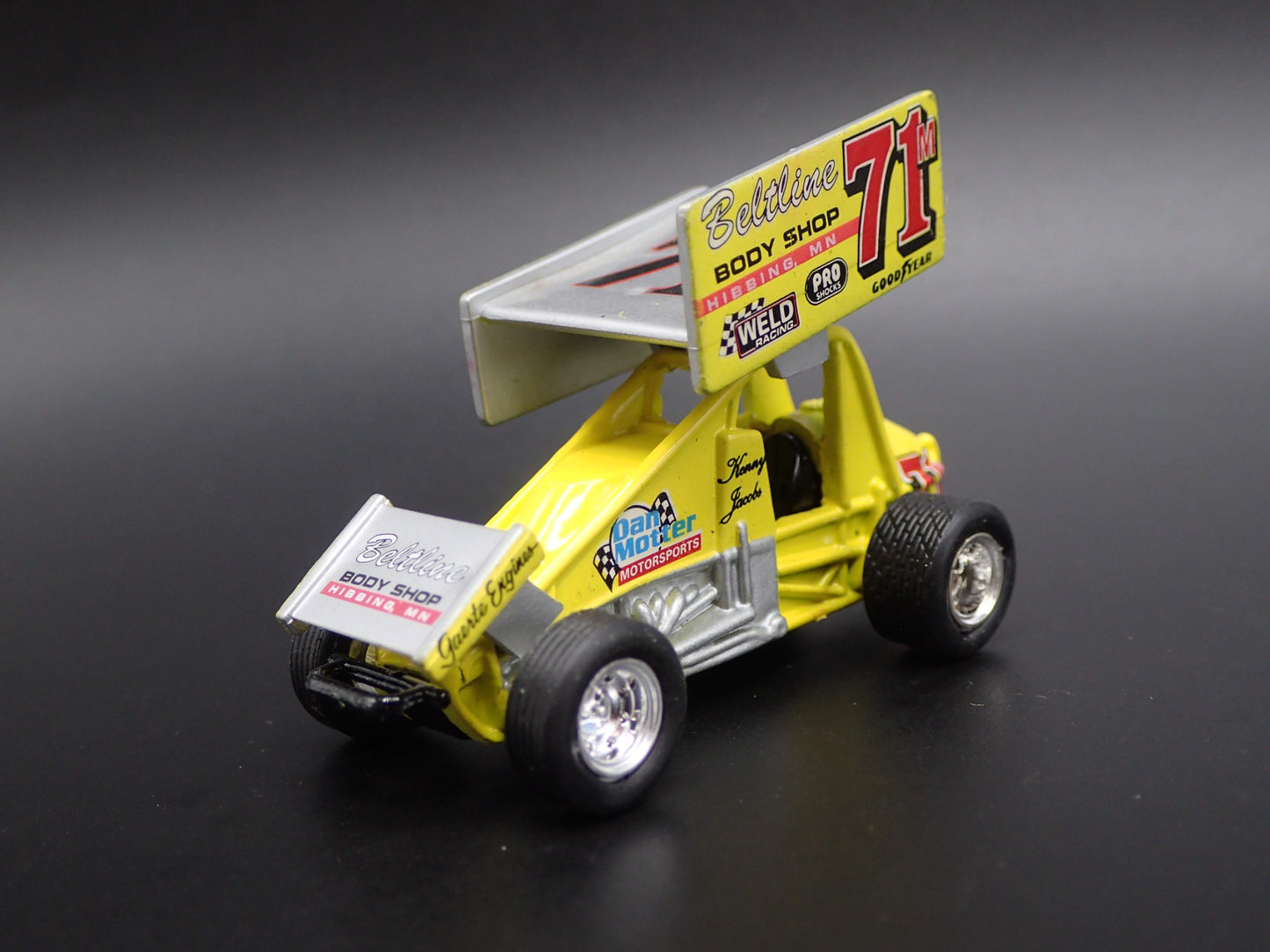 SPRINT CAR #71M KENNY JACOBS BELTLINE BODY 1:64 SCALE DIORAMA DIECAST MODEL CAR