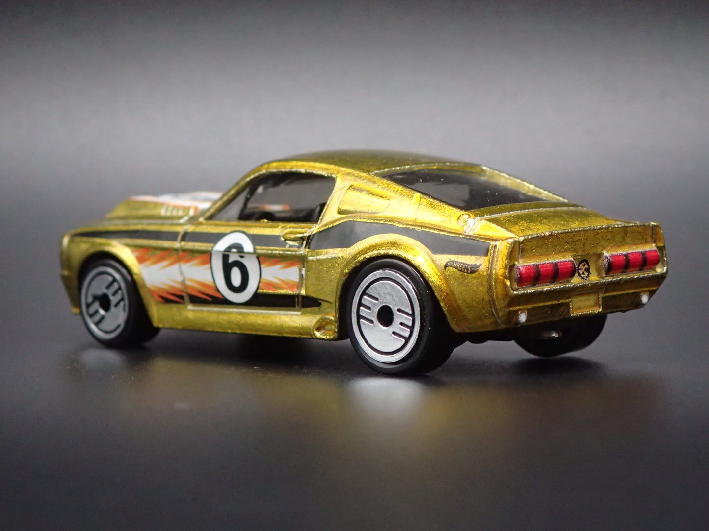1967 67 FORD MUSTANG SHELBY GT500 FASTBACK GOLD 1:64 SCALE DIECAST MODEL CAR