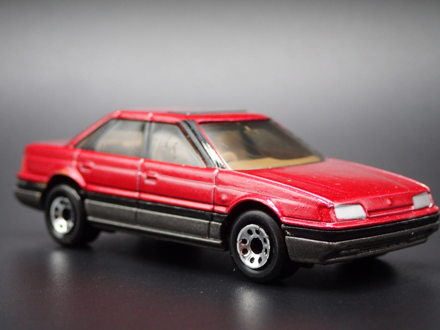 1987-1991 ROVER STERLING RED 1/64 SCALE COLLECTIBLE DIORAMA DIECAST MODEL CAR