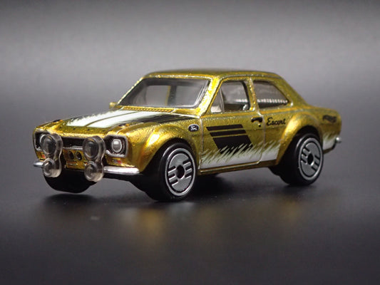 1970 70 FORD ESCORT RS1600 GOLD 1:64 SCALE COLLECTIBLE DIORAMA DIECAST MODEL CAR