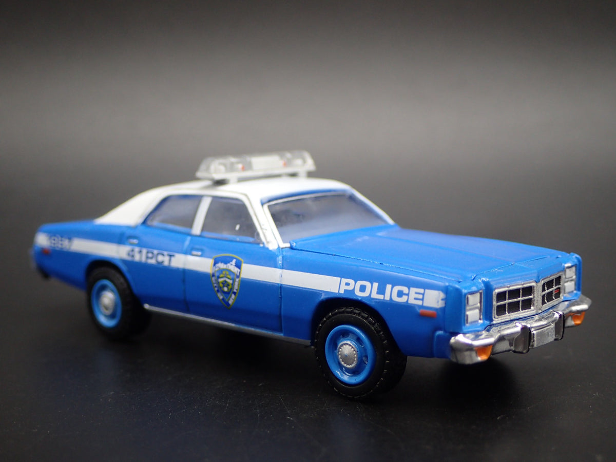 1978 78 DODGE MONACO NYPD RARE 1/64 SCALE COLLECTIBLE DIORAMA DIECAST MODEL CAR-Burning Rubber Toy Company