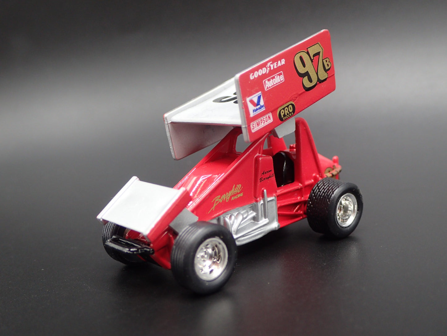 SPRINT CAR #97B AARON BERRYHILL VALVOLINE 1:64 SCALE DIORAMA DIECAST MODEL CAR