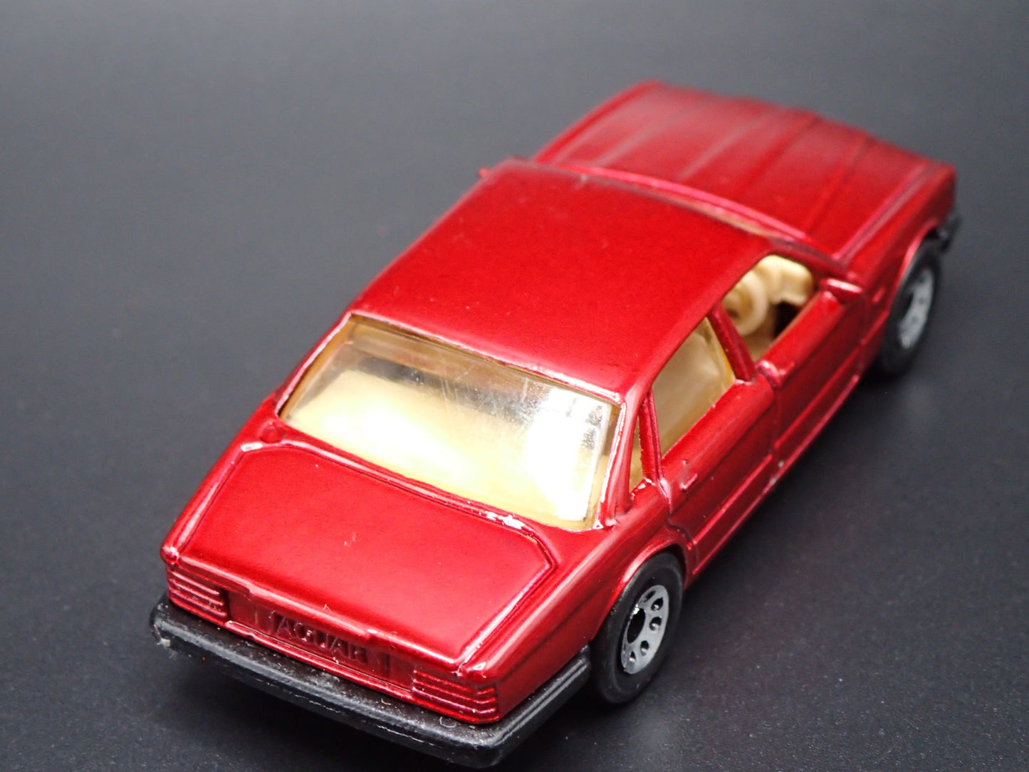 1973-1979 JAGUAR XJ6 4 DOOR 1:64 SCALE COLLECTIBLE DISPLAY DIECAST MODEL CAR