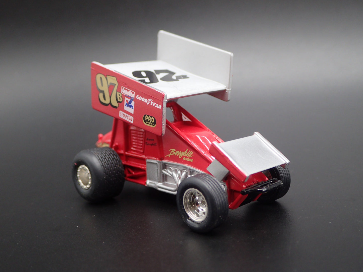 SPRINT CAR #97B AARON BERRYHILL VALVOLINE 1:64 SCALE DIORAMA DIECAST MODEL CAR