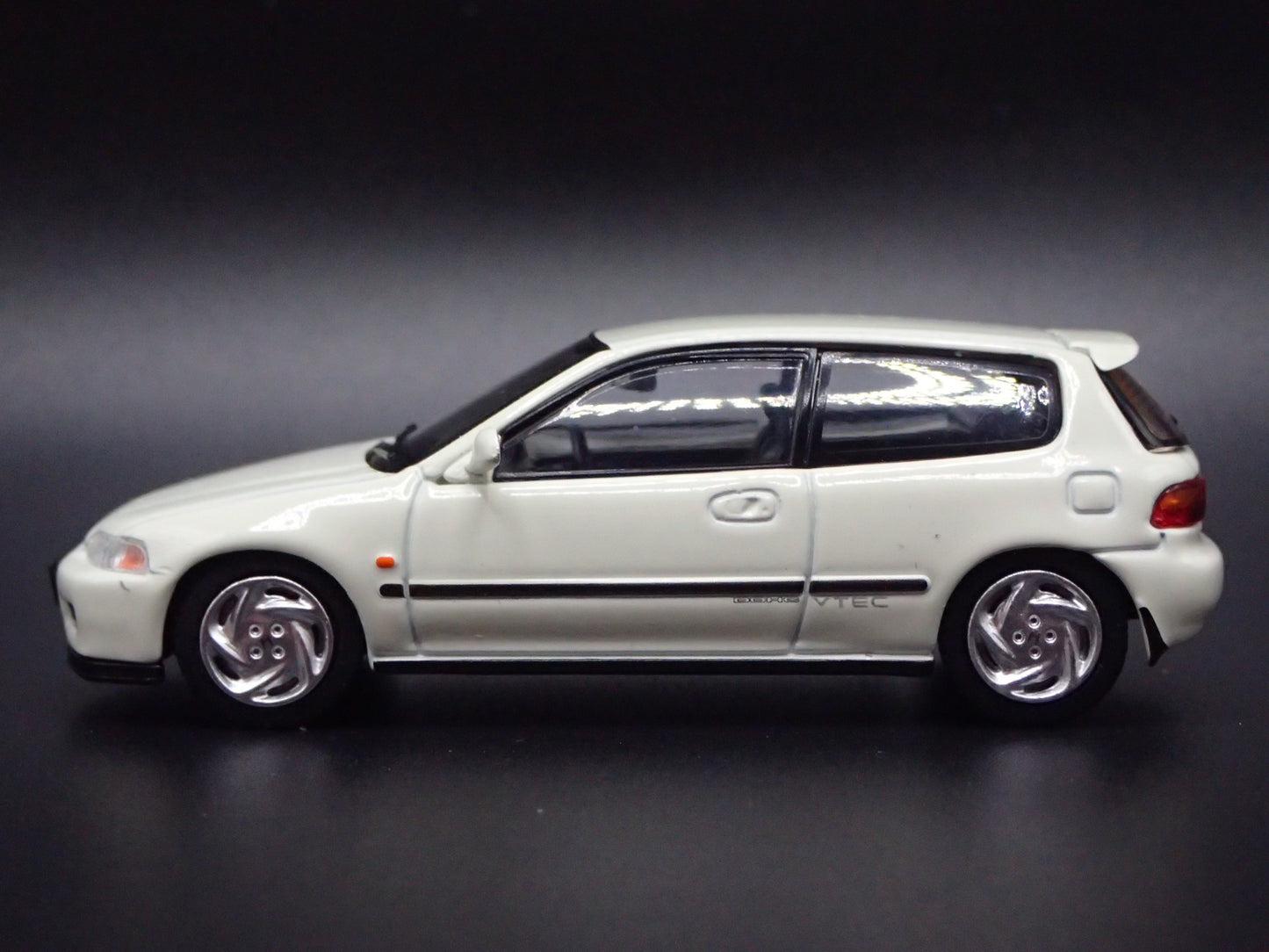 1992-1995 HONDA CIVIC EG6 SIR-II HATCHBACK 1:64 SCALE DIORAMA DIECAST MODEL CAR