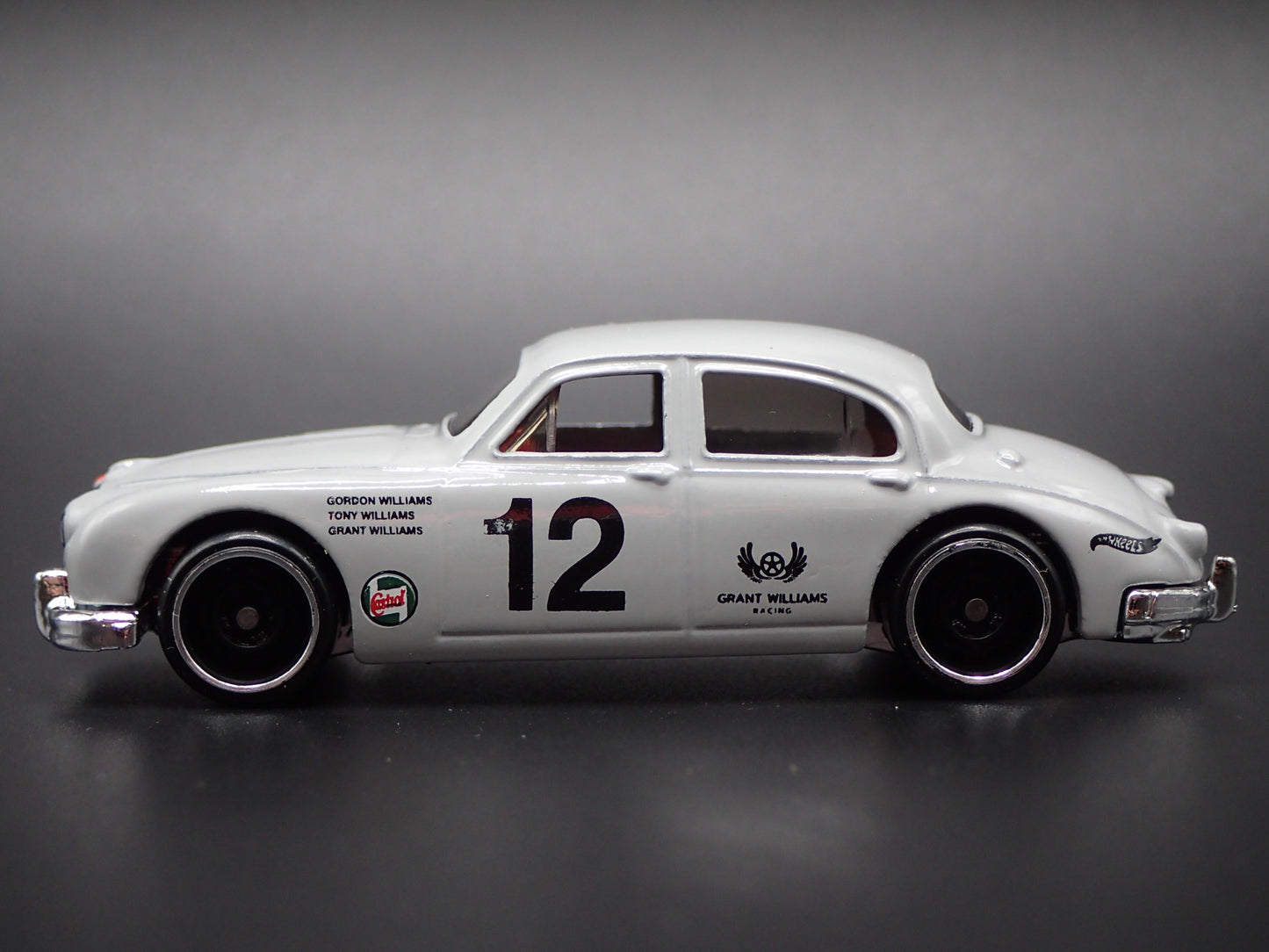 1955-1959 JAGUAR MK1 GRAY 1/64 SCALE COLLECTIBLE DIORAMA DIECAST MODEL CAR