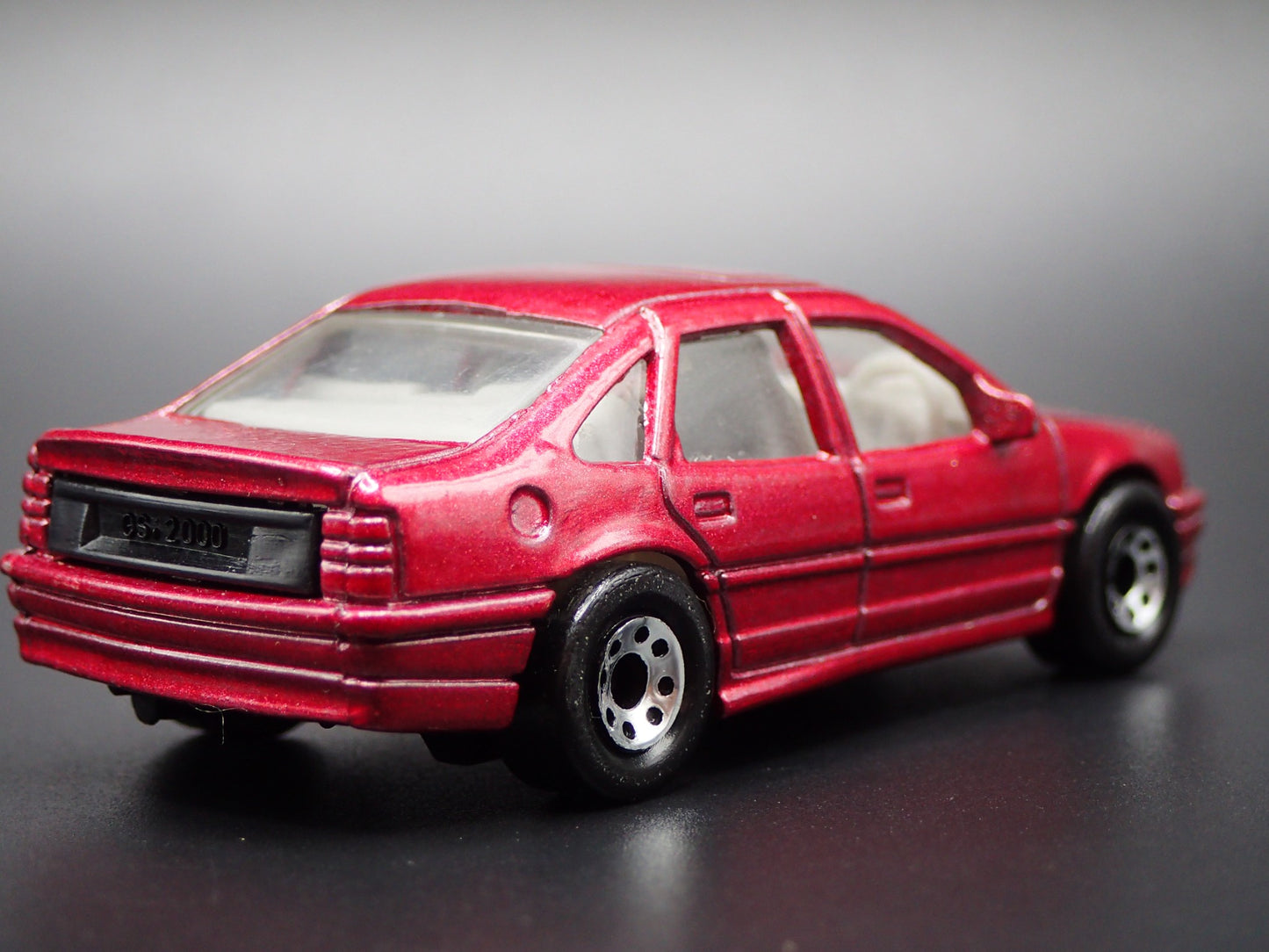 1988-1995 OPEL VECTRA CAVALER GS FOUR DOOR 1:64 SCALE DIORAMA DIECAST MODEL CAR