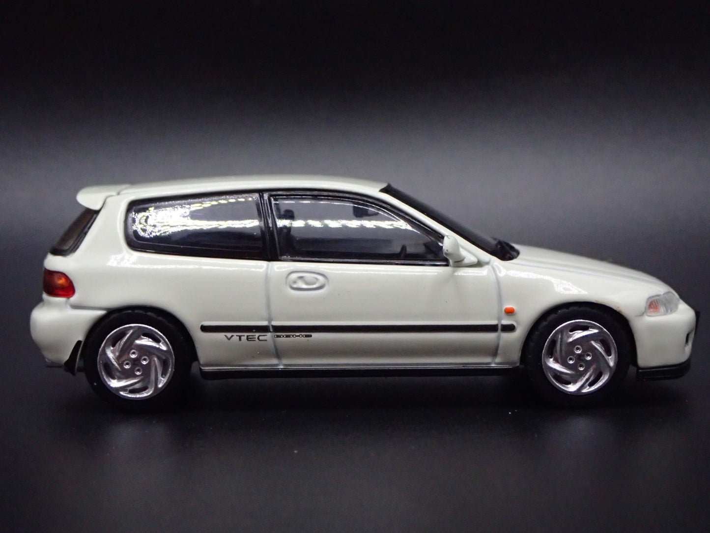 1992-1995 HONDA CIVIC EG6 SIR-II HATCHBACK 1:64 SCALE DIORAMA DIECAST MODEL CAR