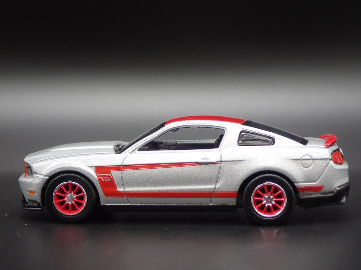 2012 12 FORD MUSTANG BOSS 302 LAGUNA SECA SILVER 1/64 SCALE DIECAST MODEL CAR