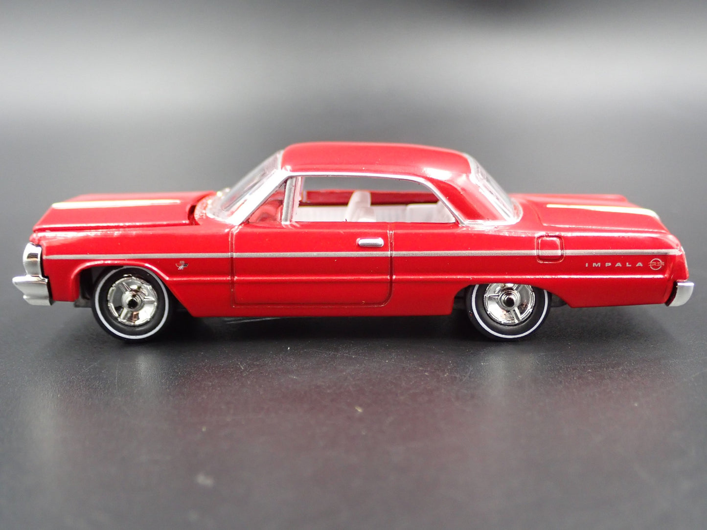 1964 64 CHEVY CHEVROLET IMPALA SS RED RARE 1:64 SCALE DIORAMA DIECAST MODEL CAR