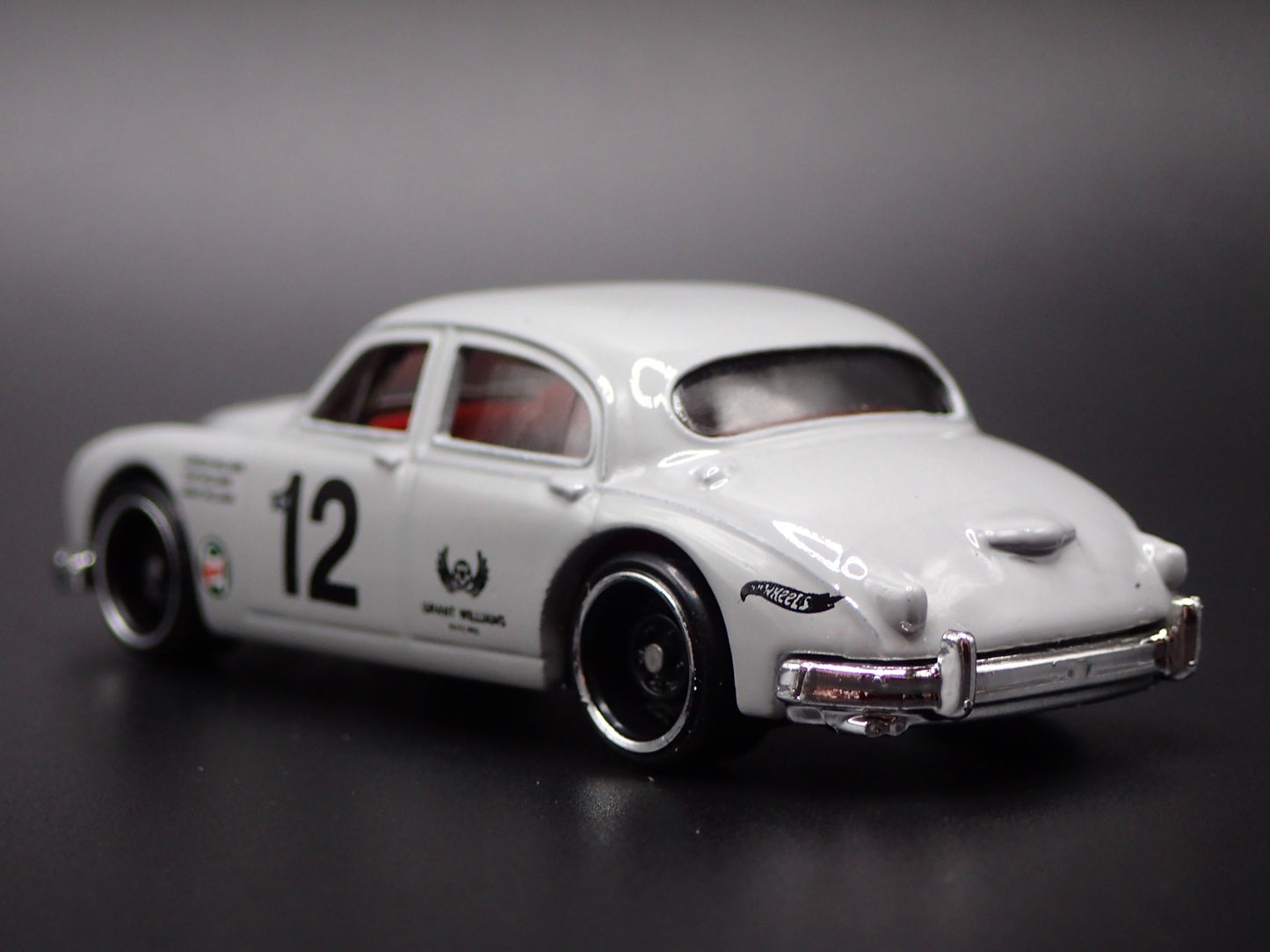 1955-1959 JAGUAR MK1 GRAY 1/64 SCALE COLLECTIBLE DIORAMA DIECAST MODEL CAR