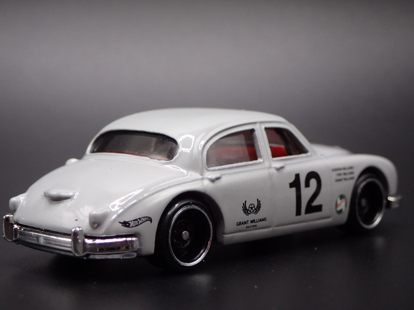 1955-1959 JAGUAR MK1 GRAY 1/64 SCALE COLLECTIBLE DIORAMA DIECAST MODEL CAR