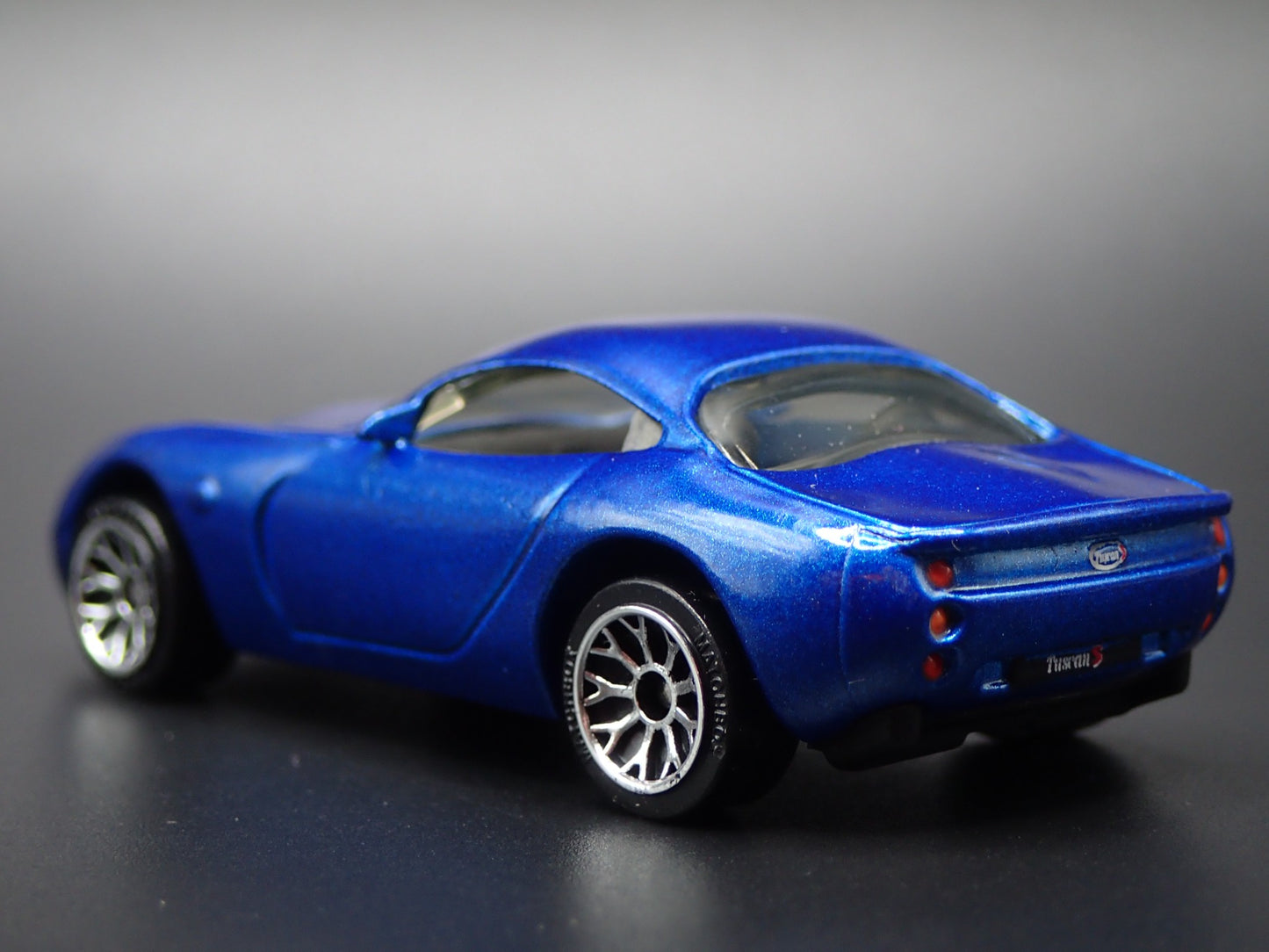 2001-2006 TVR TUSCAN S BLUE 1:64 SCALE COLLECTIBLE DIORAMA DIECAST MODEL CAR