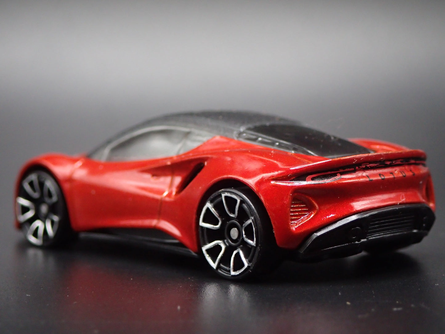 2021-2025 LOTUS EMIRA ORANGE 1/64 SCALE COLLECTIBLE DIORAMA DIECAST MODEL CAR