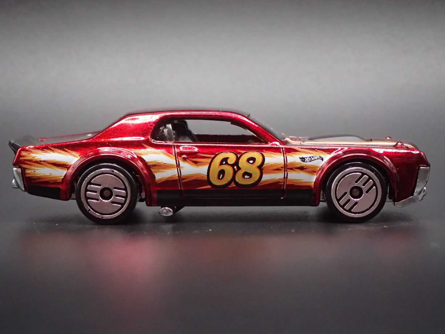 1968 68 MERCURY COUGAR 427 RED 1/64 SCALE COLLECTIBLE DIORAMA DIECAST MODEL CAR