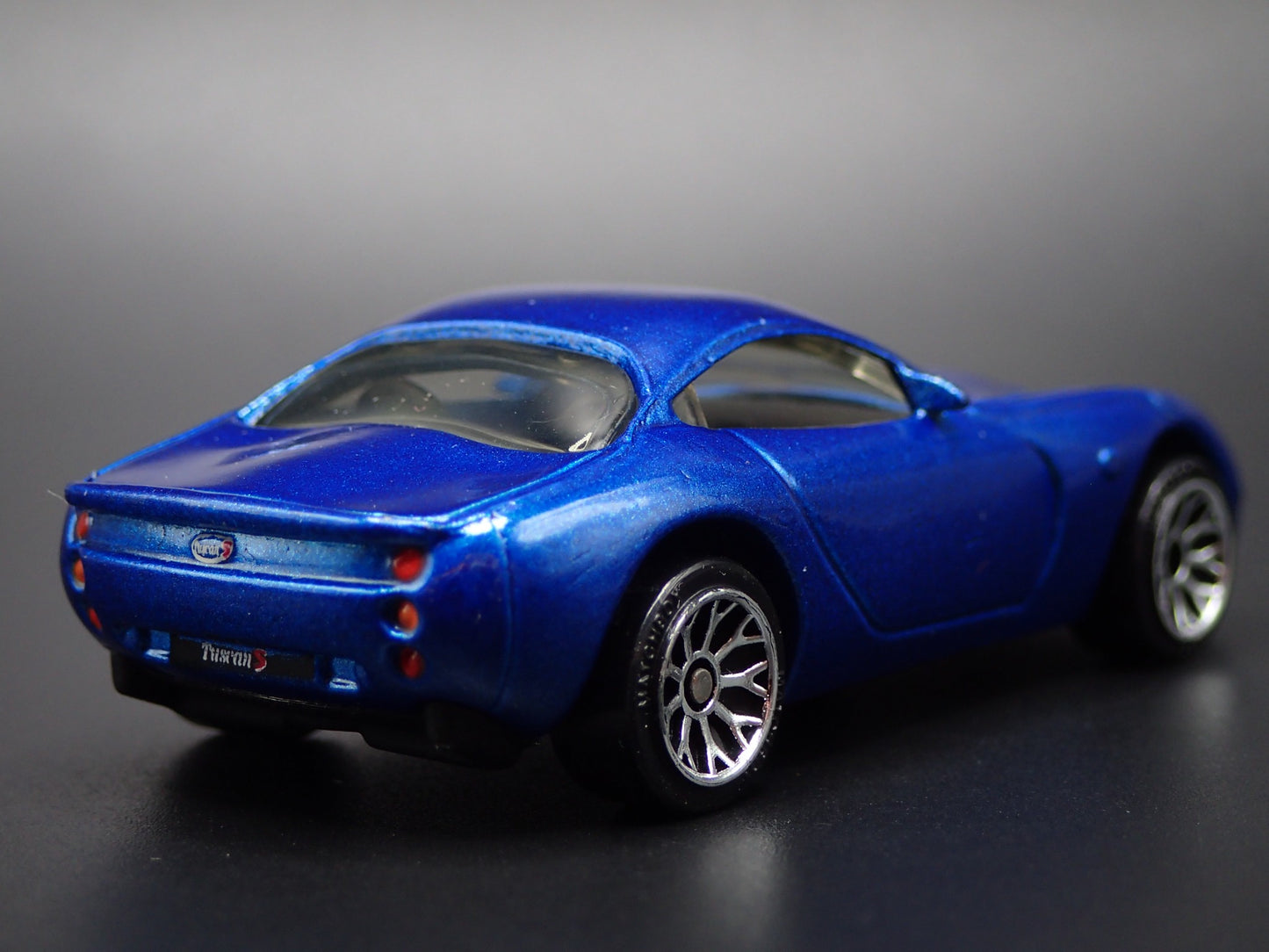 2001-2006 TVR TUSCAN S BLUE 1:64 SCALE COLLECTIBLE DIORAMA DIECAST MODEL CAR