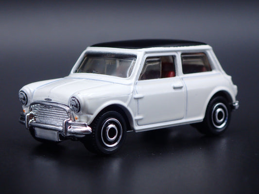 1959-1967 AUSTIN MINI COOPER MARK I WHITE 1:64 SCALE DIORAMA DIECAST MODEL CAR