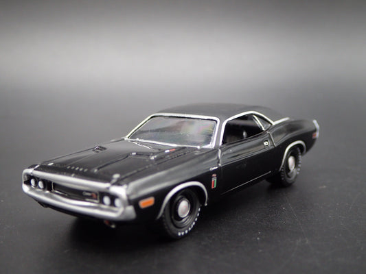 1970 70 DODGE CHALLENGER RT 1:64 SCALE COLLECTIBLE DIORAMA DIECAST MODEL CAR-Burning Rubber Toy Company