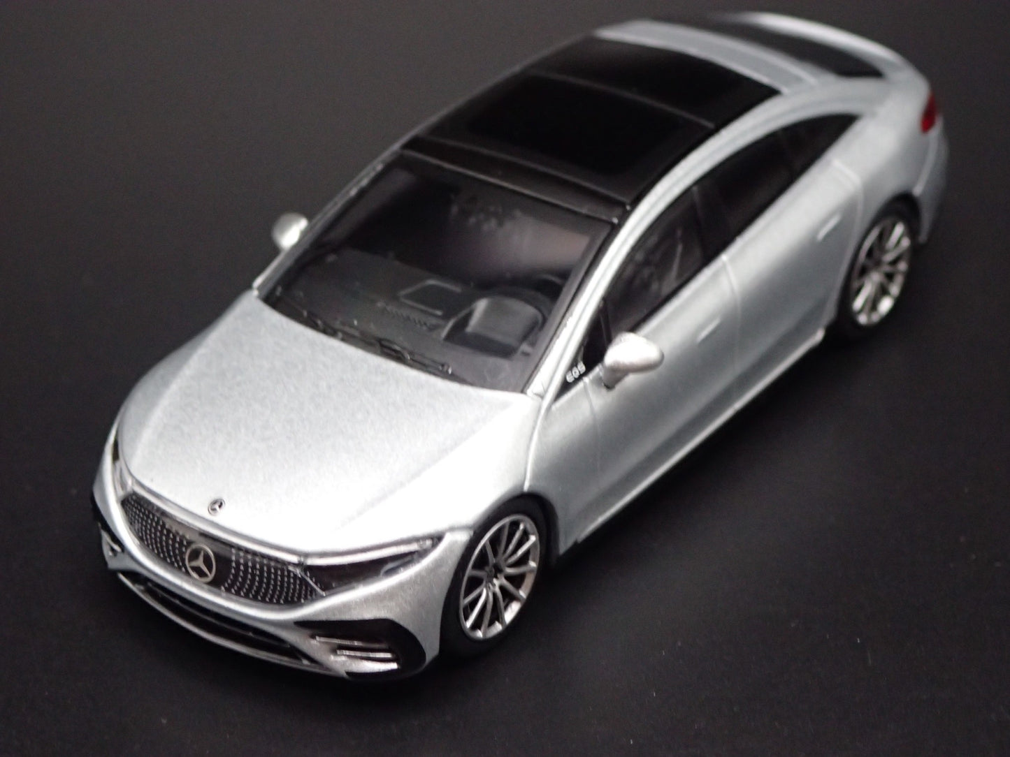 2022-2026 MERCEDES-BENZ EQS 580 4MATIC 1:64 SCALE COLLECTIBLE DIECAST MODEL CAR