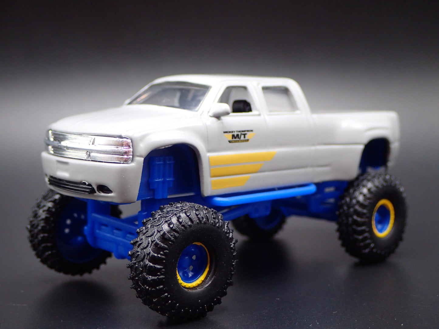 1999 99 CHEVY CHEVROLET SILVERADO DUALLEY GRAY 1:64 SCALE DIECAST MODEL CAR