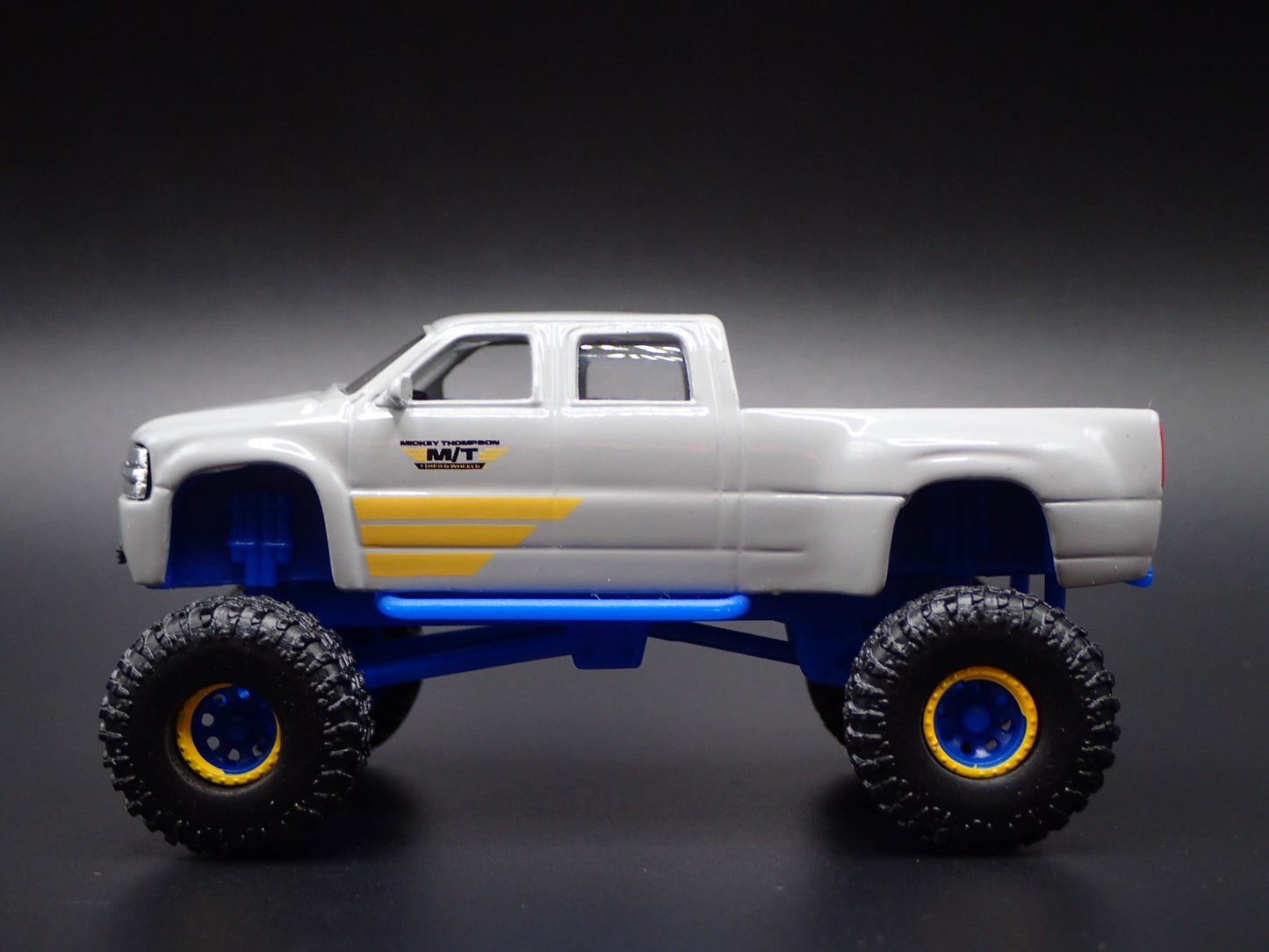 1999 99 CHEVY CHEVROLET SILVERADO DUALLEY GRAY 1:64 SCALE DIECAST MODEL CAR