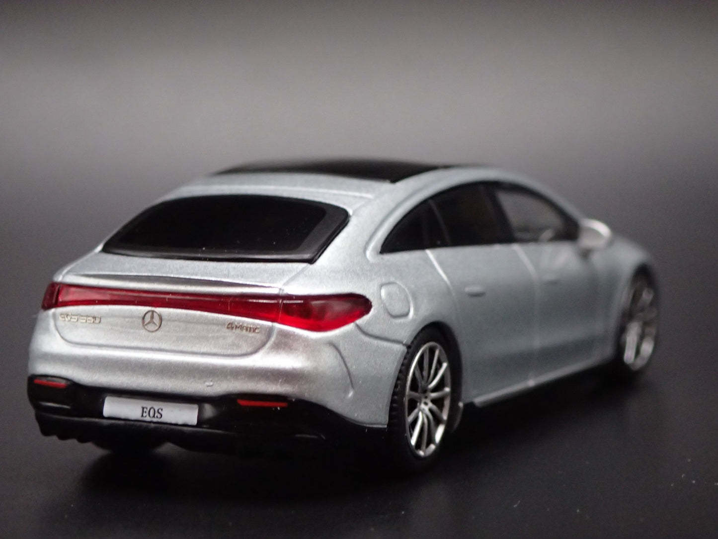 2022-2026 MERCEDES-BENZ EQS 580 4MATIC 1:64 SCALE COLLECTIBLE DIECAST MODEL CAR