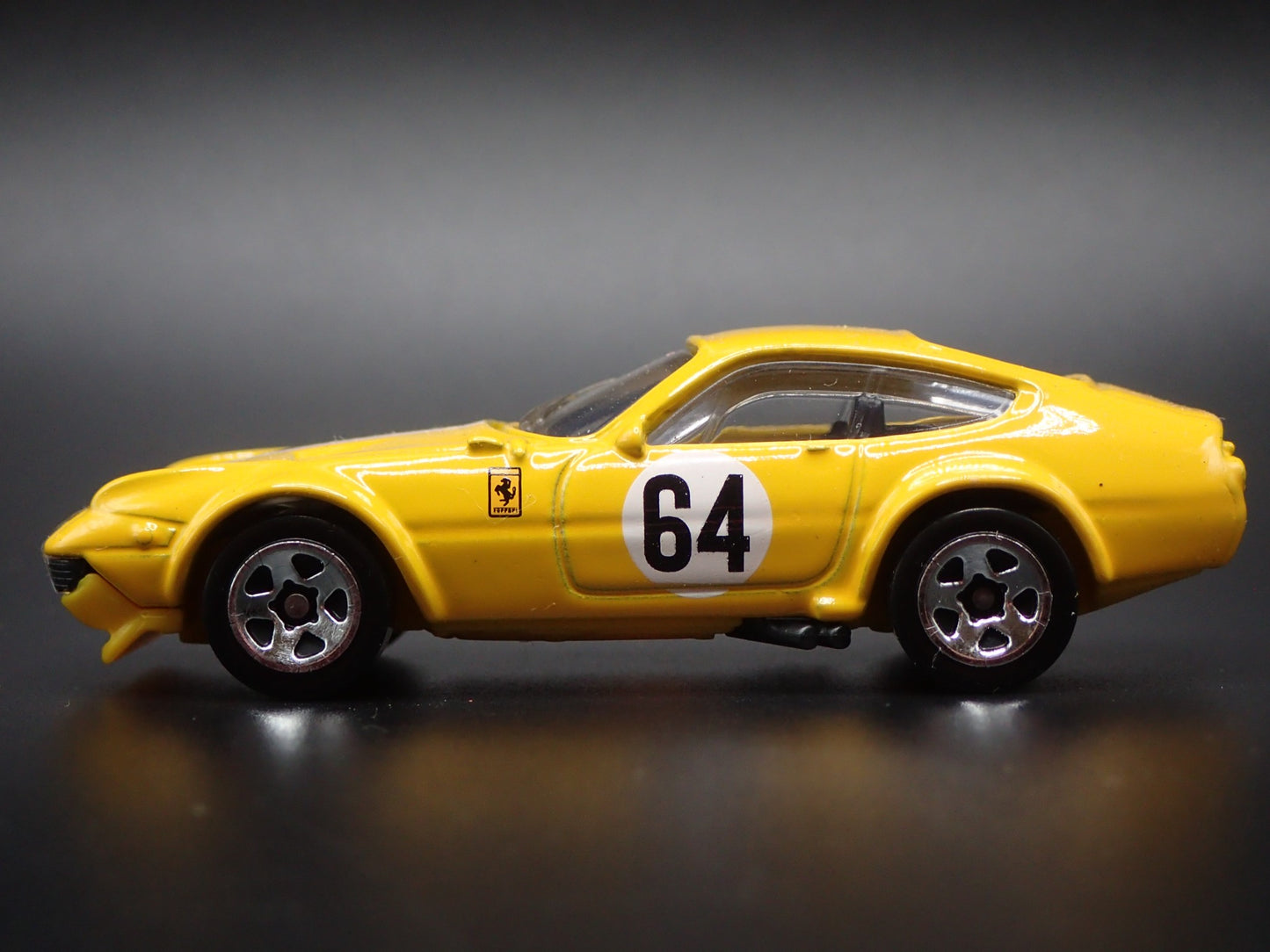 1968-1973 FERRARI 365 GTB4 COMPETIZIONE YEL 1:64 SCALE DIORAMA DIECAST MODEL CAR