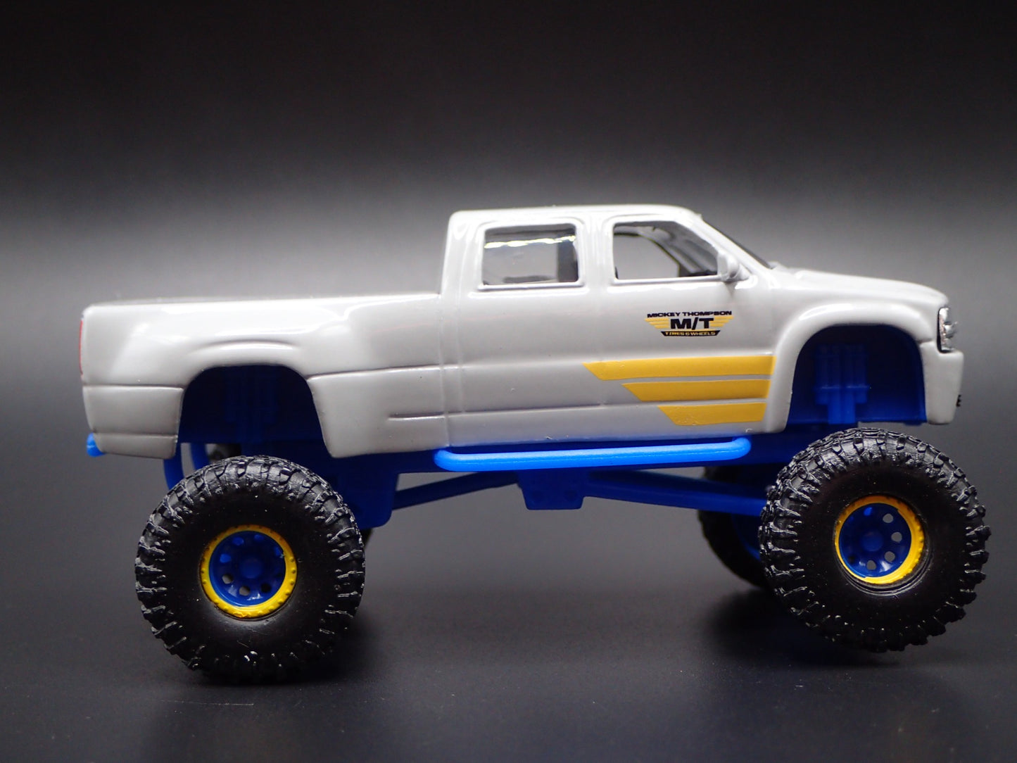 1999 99 CHEVY CHEVROLET SILVERADO DUALLEY GRAY 1:64 SCALE DIECAST MODEL CAR