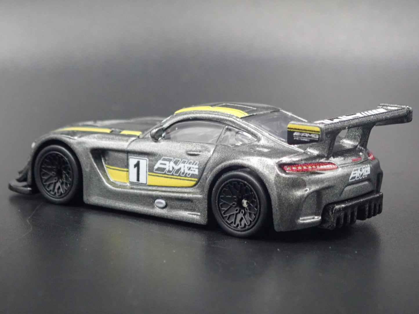 2016 16 MERCEDES-BENZ AMG GT3 RACE CAR 1:64 SCALE COLLECTIBLE DIECAST MODEL CAR