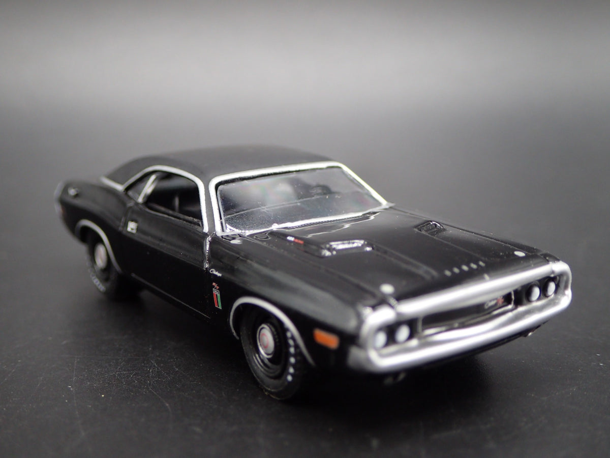 1970 70 DODGE CHALLENGER RT 1:64 SCALE COLLECTIBLE DIORAMA DIECAST MODEL CAR-Burning Rubber Toy Company