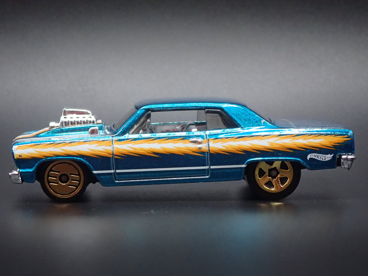 1964 64 CHEVY CHEVROLET CHEVELLE SS BLUE 1/64 SCALE DIORAMA DIECAST MODEL CAR
