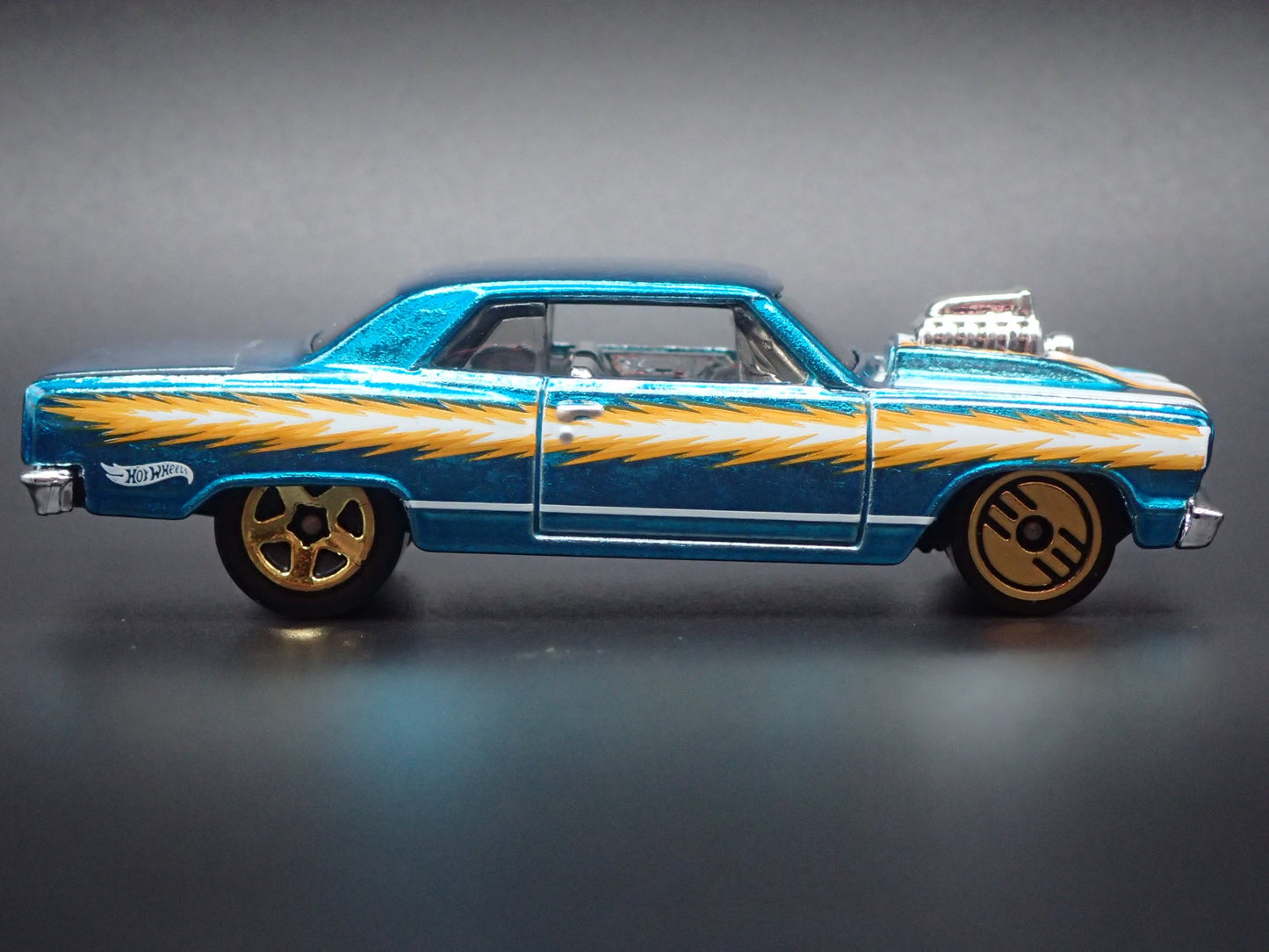 1964 64 CHEVY CHEVROLET CHEVELLE SS BLUE 1/64 SCALE DIORAMA DIECAST MODEL CAR