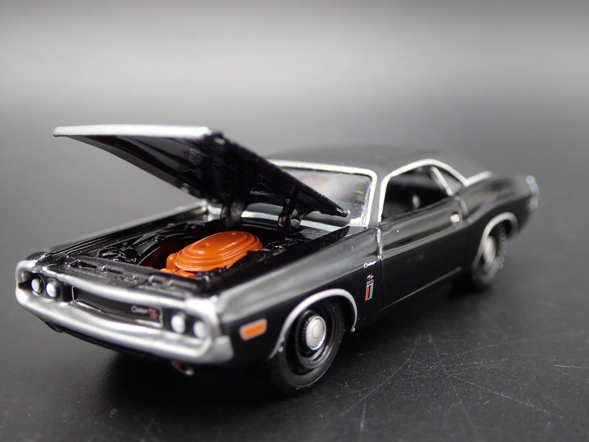 1970 70 DODGE CHALLENGER RT 1:64 SCALE COLLECTIBLE DIORAMA DIECAST MODEL CAR-Burning Rubber Toy Company