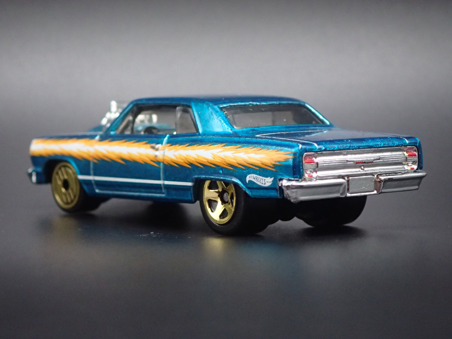 1964 64 CHEVY CHEVROLET CHEVELLE SS BLUE 1/64 SCALE DIORAMA DIECAST MODEL CAR