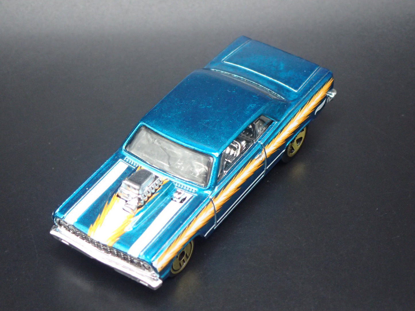 1964 64 CHEVY CHEVROLET CHEVELLE SS BLUE 1/64 SCALE DIORAMA DIECAST MODEL CAR