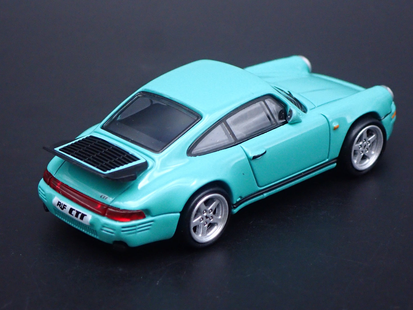 1987-1996 PORSCHE 911 CARRERA 3.2 RUF CTR 1:64 SCALE DIORAMA DIECAST MODEL CAR