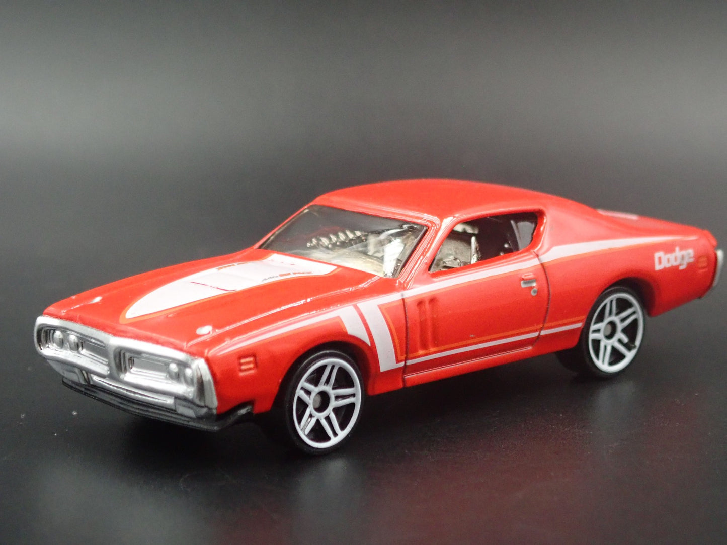 1971 71 DODGE CHARGER RED 1/64 SCALE COLLECTIBLE DIORAMA DIECAST MODEL CAR