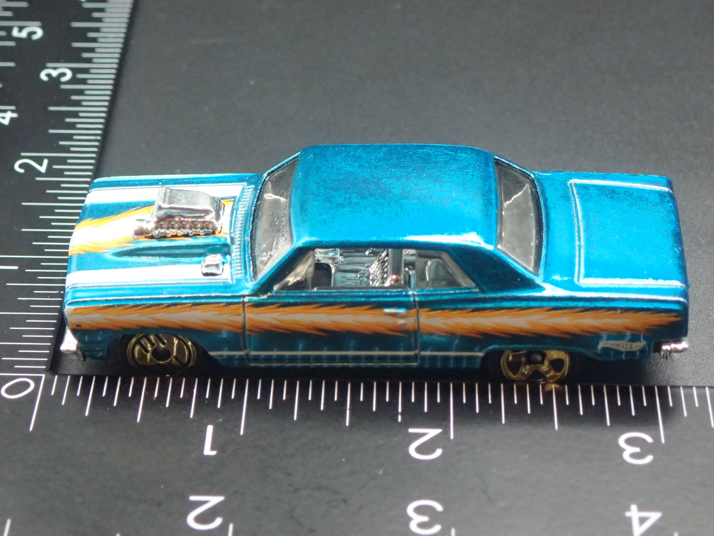 1964 64 CHEVY CHEVROLET CHEVELLE SS BLUE 1/64 SCALE DIORAMA DIECAST MODEL CAR